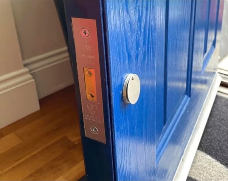 British Standard kitemarked lock fitted to a London front door during a lock change